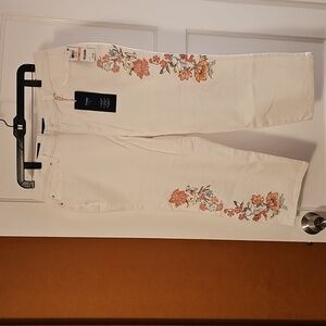 Charter club embroidered capri, size 14w